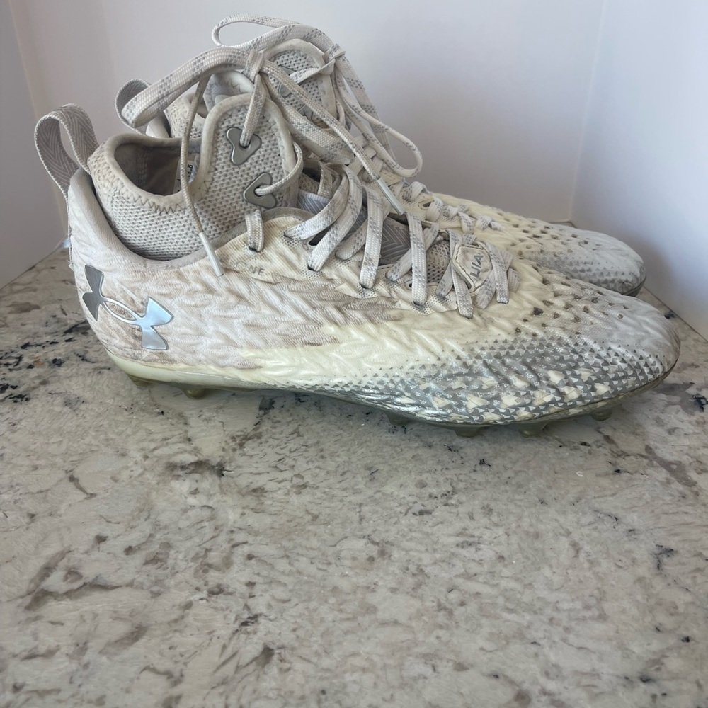 Under Armour Spotlight Clone 3.0 MC Mens Football Cleats White-Metallic Silver